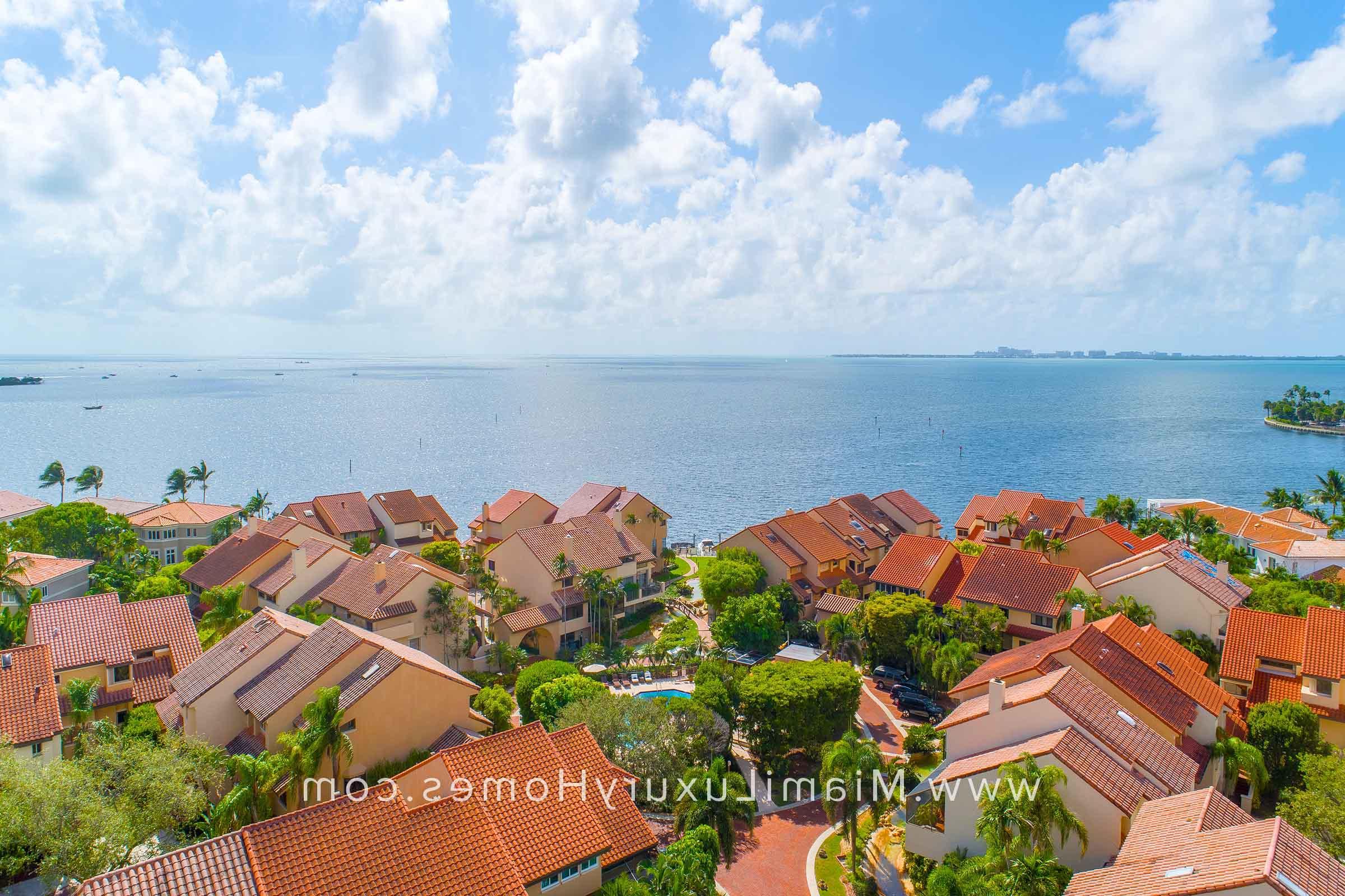 L'Hermitage Bayfront Townhouses